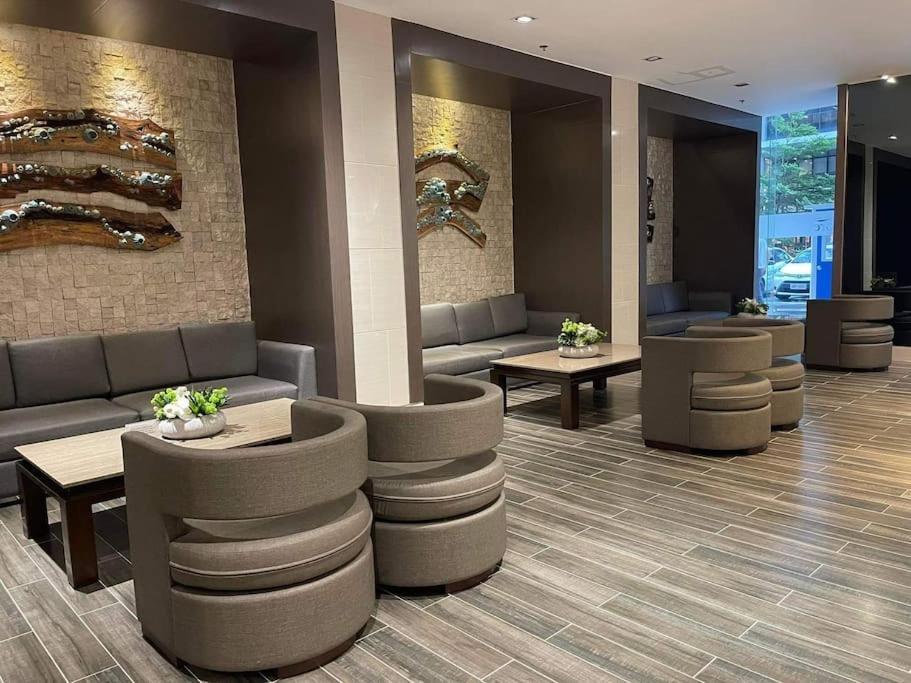 Shore 1 & 3 Residences Moa 1Br With Balcony By Darpm Manila Exterior foto
