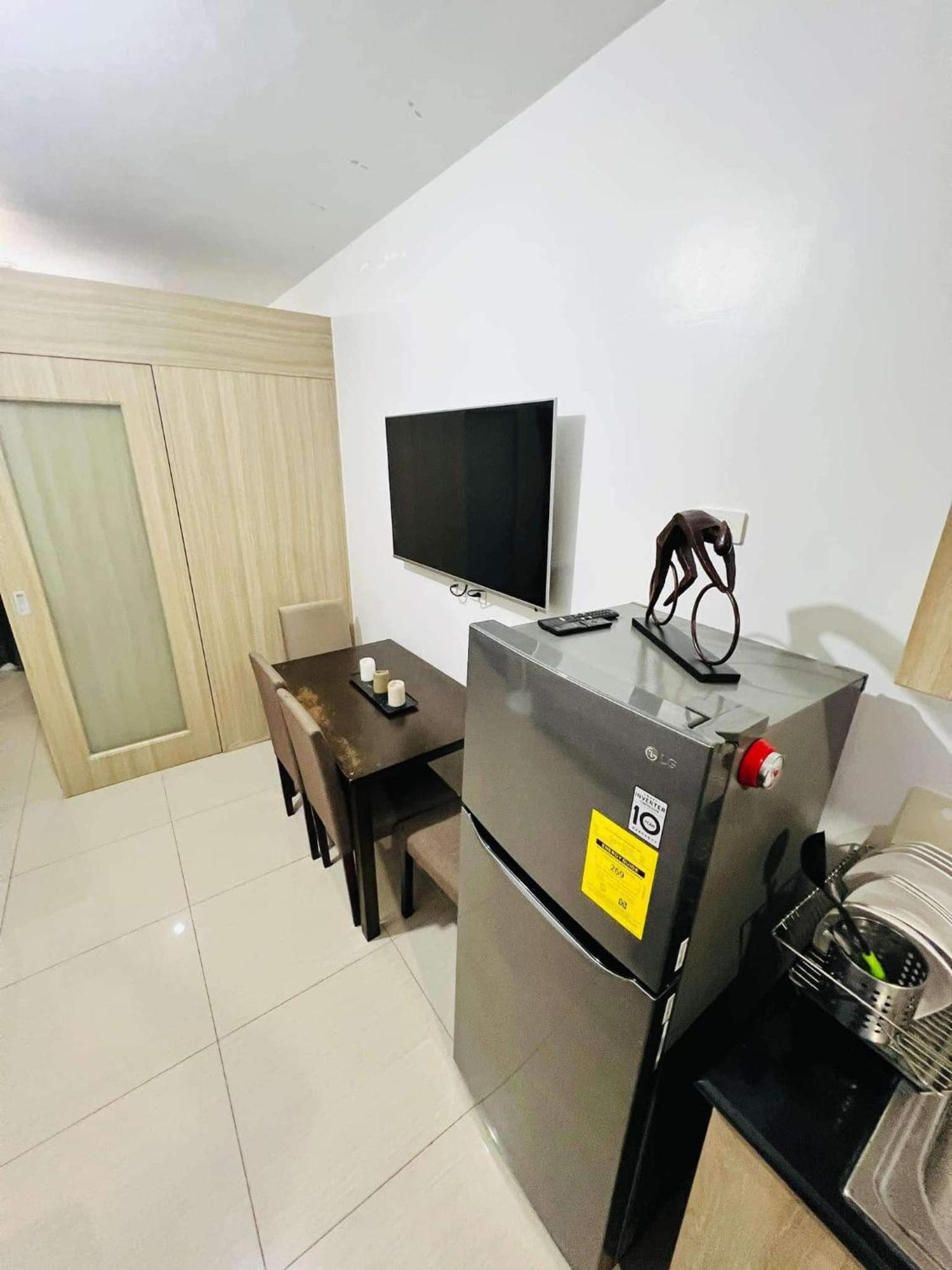 Shore 1 & 3 Residences Moa 1Br With Balcony By Darpm Manila Exterior foto